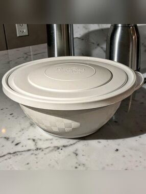 PAMPERED CHEF 8.75" Small Mixing Bowl with Lid Checkerboard Pattern Retired